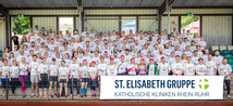 Unter dem Motto „Gemeinsam sind wir schneller“ nahmen 235 Mitarbeiter der St. Elisabeth Gruppe – Katholische Kliniken Rhein-Ruhr am St. Elisabeth Firmenlauf im Sportpark Wanne-Eickel teil.