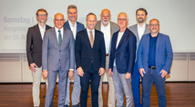 Prof. Dr. Dr. h. c. Xenofon Baraliakos (4 v. l.), Ärztlicher Direktor des Rheumazentrum Ruhrgebiet, und weitere renommierte Experten der Rheumatologie begrüßten die Teilnehmenden des 25. Rheumasymposium Ruhrgebiet.
